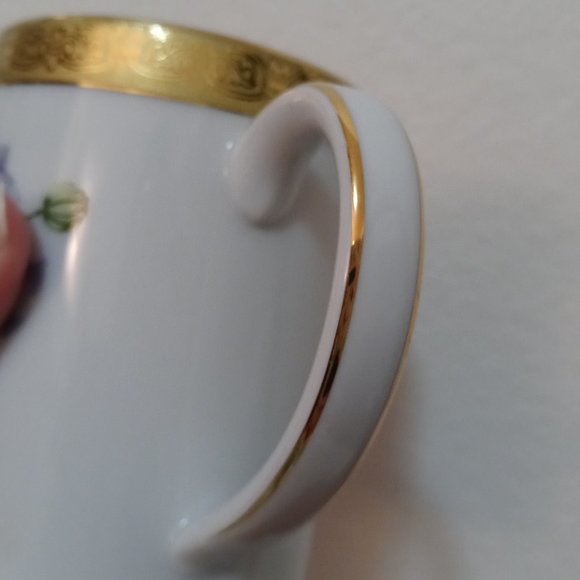 22K Gold Accent Cups Floral - Picture 5 of 5